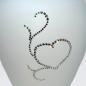 Mobile Preview: Tierurne Vase mit Swarovski-Kristall-Herz-Ranke