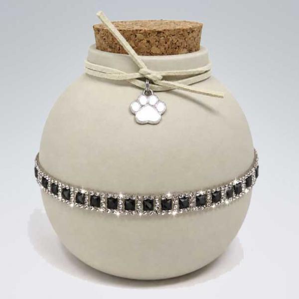 Designurne schwarze Kristalle und weisser Pfotenanhänger