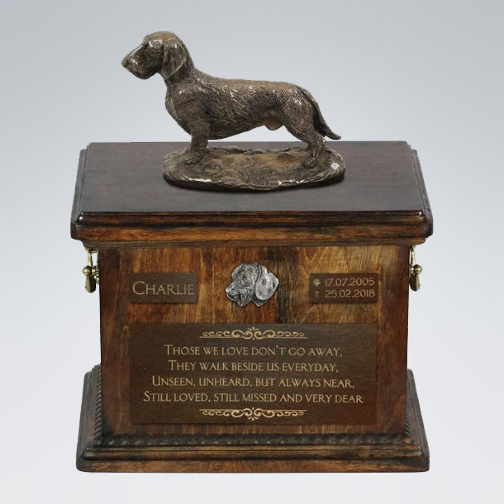 Hundeurne mit Figur - Dackel mit Gravur